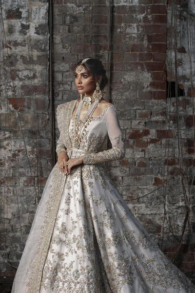 Antique White Long Tail Style Lehenga Pakistani Bridal Dress