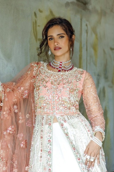 Pakistani Wedding Cream Peach Net Pishwas Lehenga - Image 4