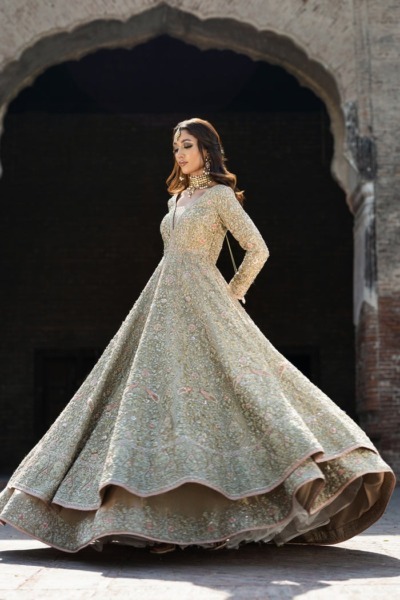 Majestic Pakistani Bridal Gown in Lehenga Frock Design - Image 5