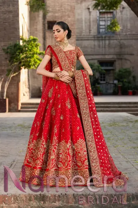 Elegant Bridal Wedding Wear in Lehenga Choli and Dupatta