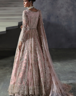 Elegant Powder Pink Pishwas Pakistani Bridal Wear