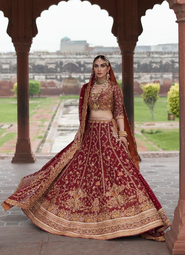 Indian Bridal Red Golden Choli Lehenga Wedding Outfit - Image 4