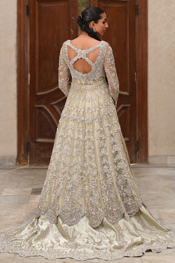 Pakistani Bridal Gown Lehenga For Reception - Image 2