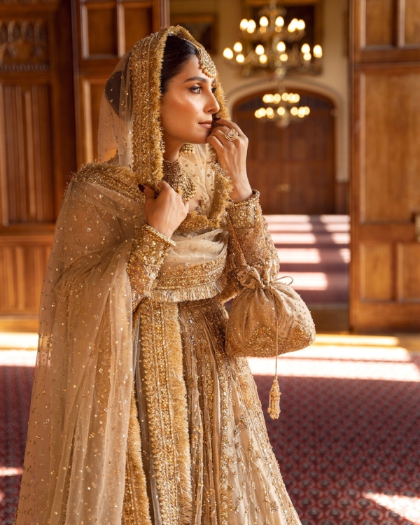 Traditional Gold Bridal Pishwas with Elegant Lehenga - Image 6