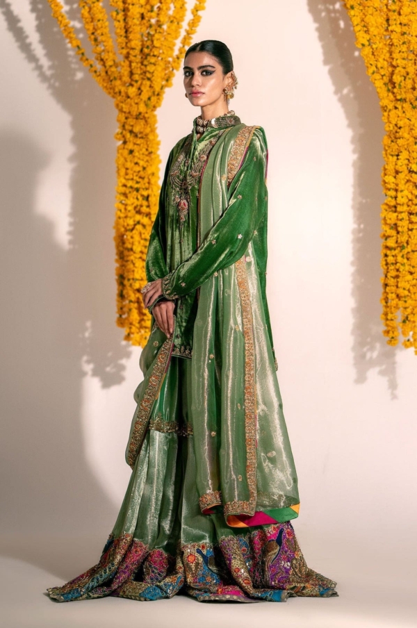 Green Kameez Gharara Pakistani Wedding Outfit - Image 4