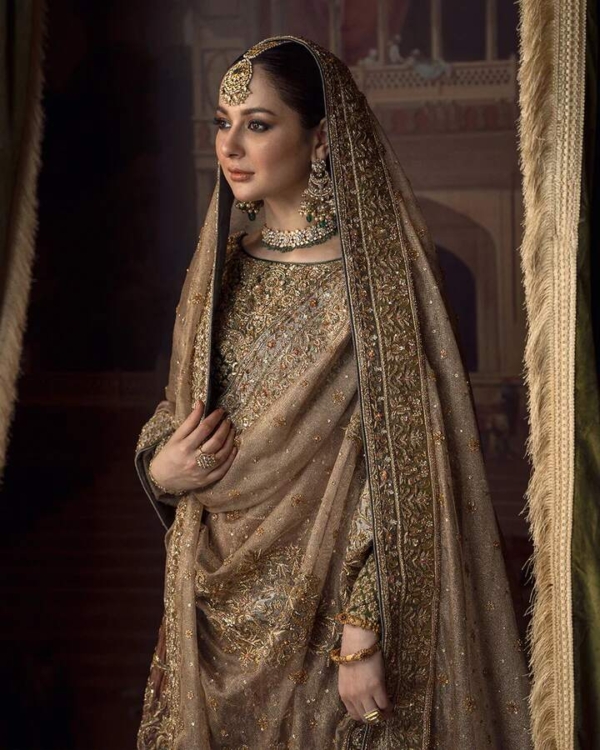 Pakistani Bridal Dress Tissue Lehenga Choli With Dupatta - Image 3